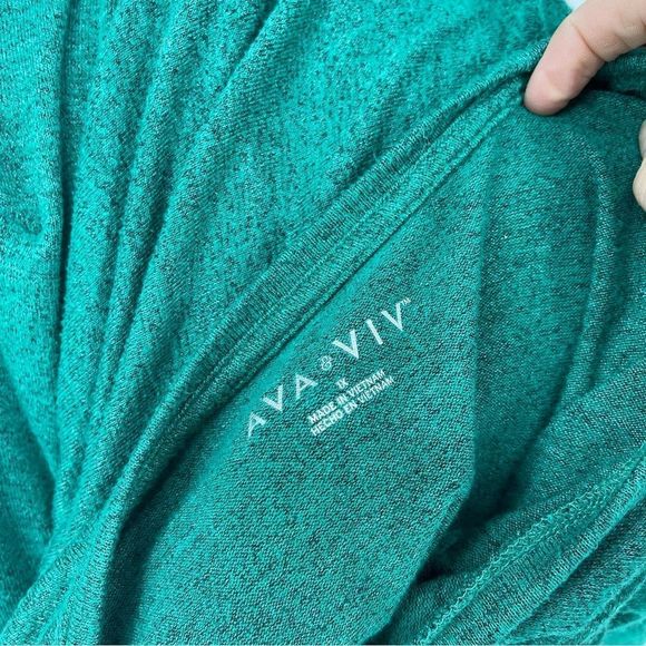 Ava & Viv Green Side-Gathered Top | Size XL | Casual & Flattering Fit | 1-111 - Picture 5 of 11